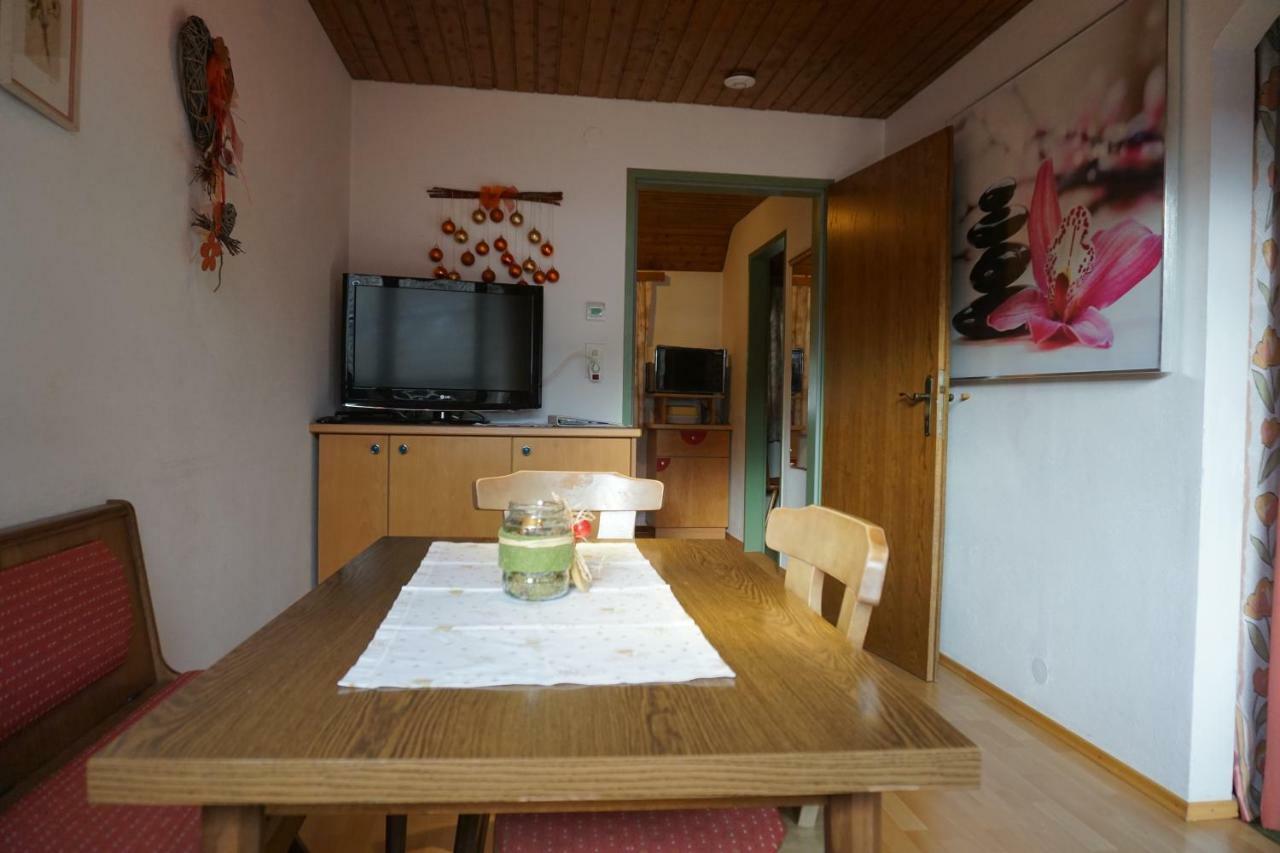 Haus Waldblick Lägenhet Weissensee Exteriör bild
