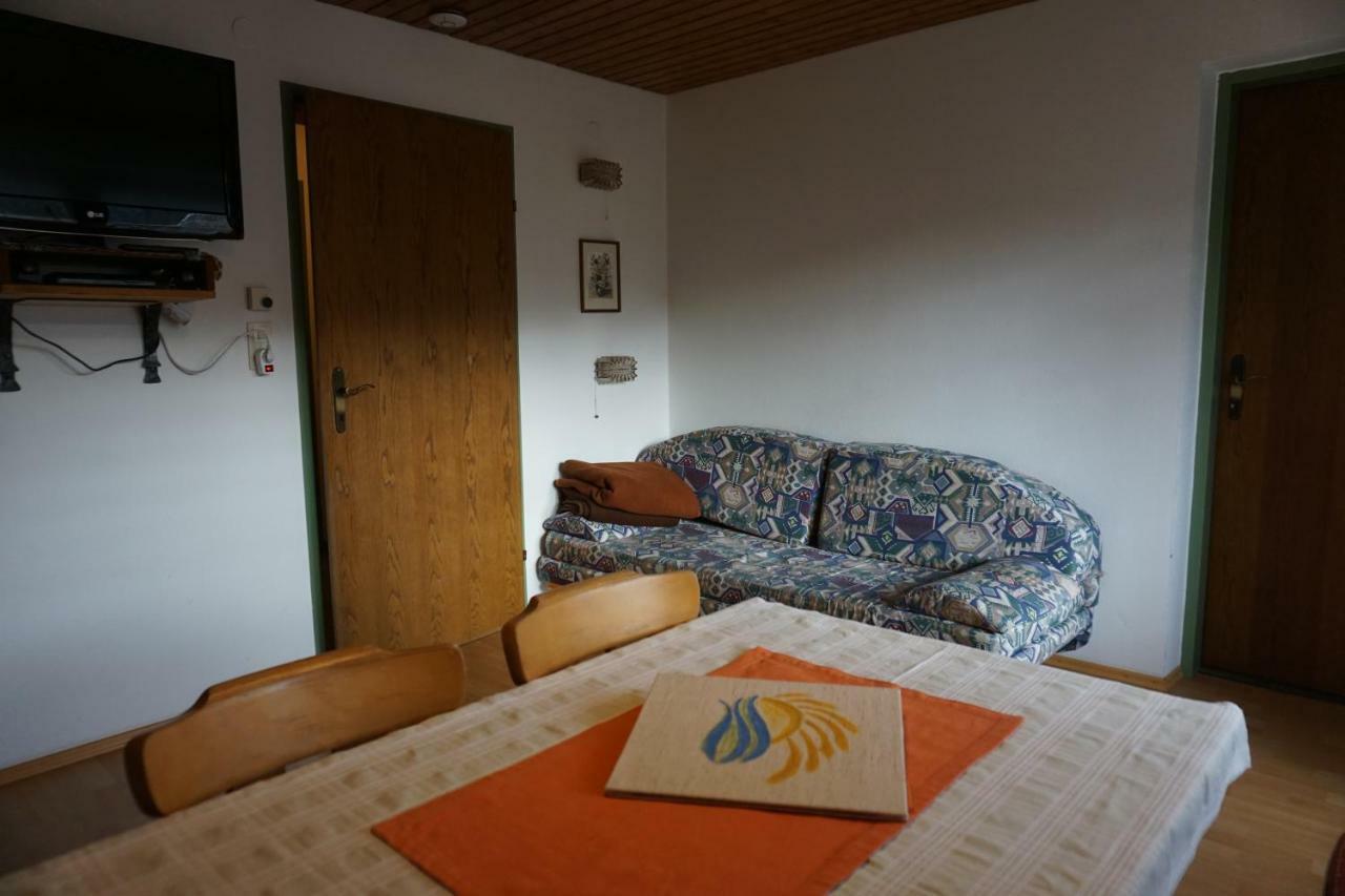Haus Waldblick Lägenhet Weissensee Exteriör bild